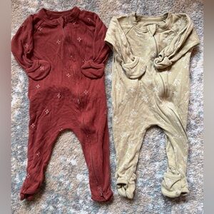 2x Goumi onesies/footies size 3-6 Months